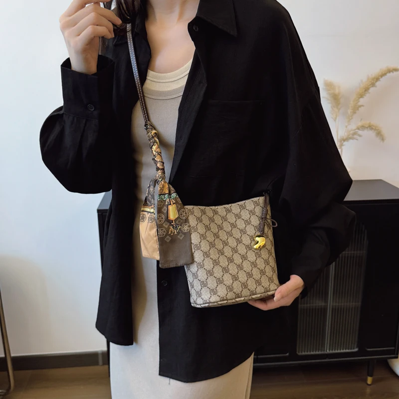 

Women's Fashion Leather Shoulder Bag Crossbody Bag Handbag Combo Luxury Brand Classic Elegant Designer