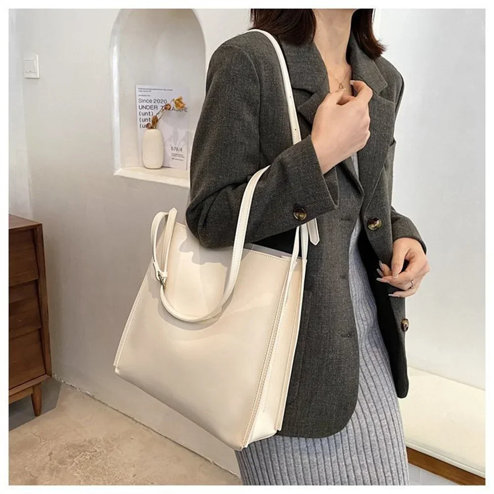 Solid Color Leather Shoulder Handbags Designer Luxury Versatile Totes Large Capacity Ladies Shopper Bags Vintage  ショルダーウォレット