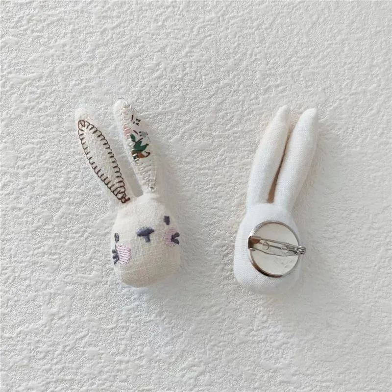 broche-de-coelho-japones-da-floresta-com-orelhas-bordadas-flor-de-la-pino-de-ganso-e-cogumelo-feito-a-mao-em-algodao-e-linho-para-mulheres-e-meninas
