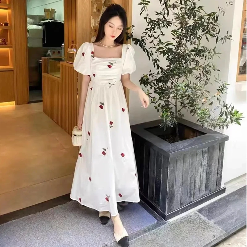 2023 Sommer neue Frauen langes Kleid koreanische Dame schicke Blumen quadratischen Kragen Puff ärmel weiße Kleider anmutige Fee Robe weiblich