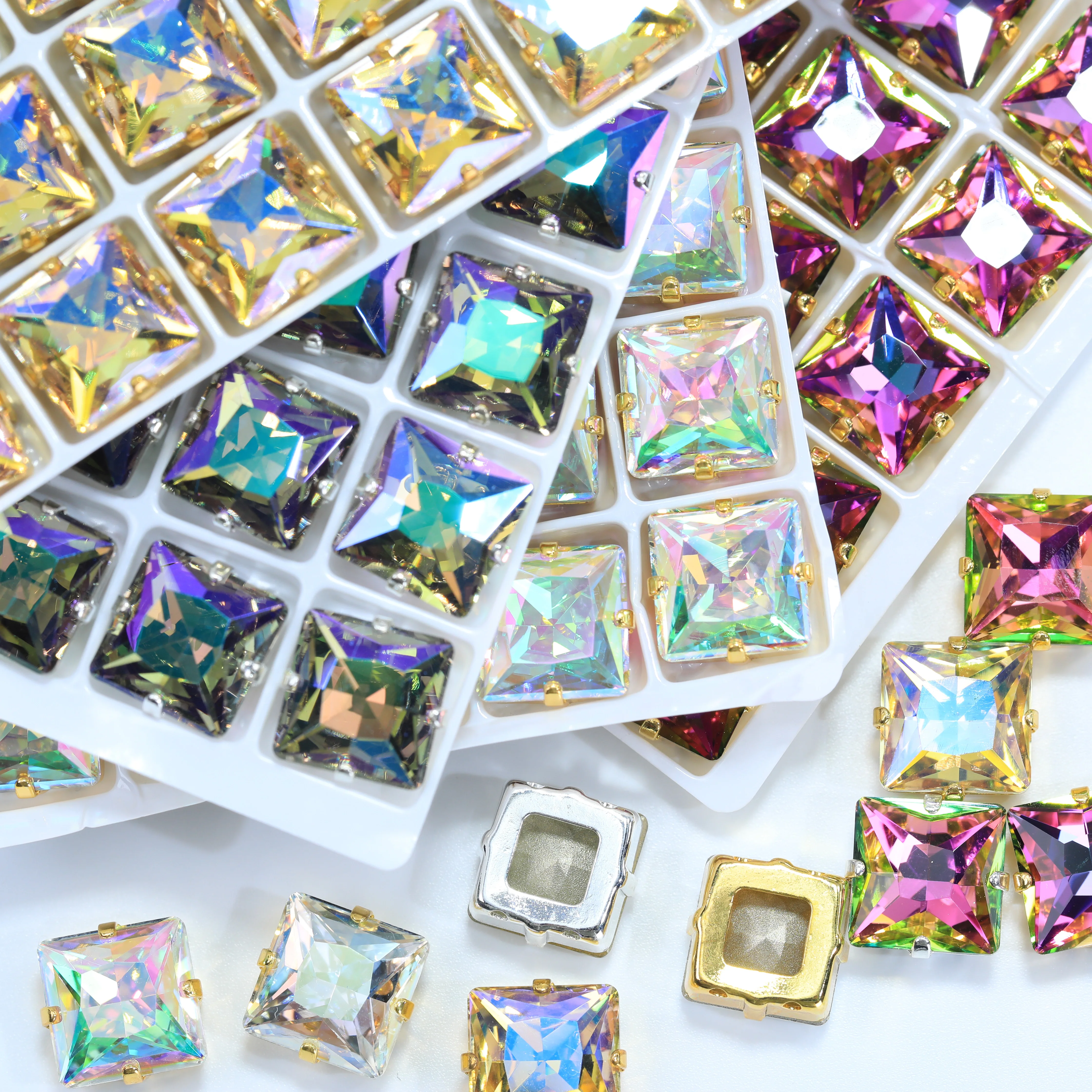 Kristallbeschichtungseffekt Prinzessinnen-Quadrat Fancy Stone Krallenfassung Strasssteine Hochglänzender Kunststoffkristall DIY-Zubehör für Hochzeiten – Detail 4
