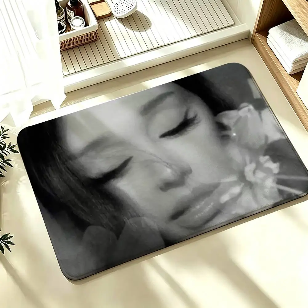 Hot Singer Ariana Grande Shower Room Absorbent Small Floor Mat Soft Comfortable Decorative Foot Mat