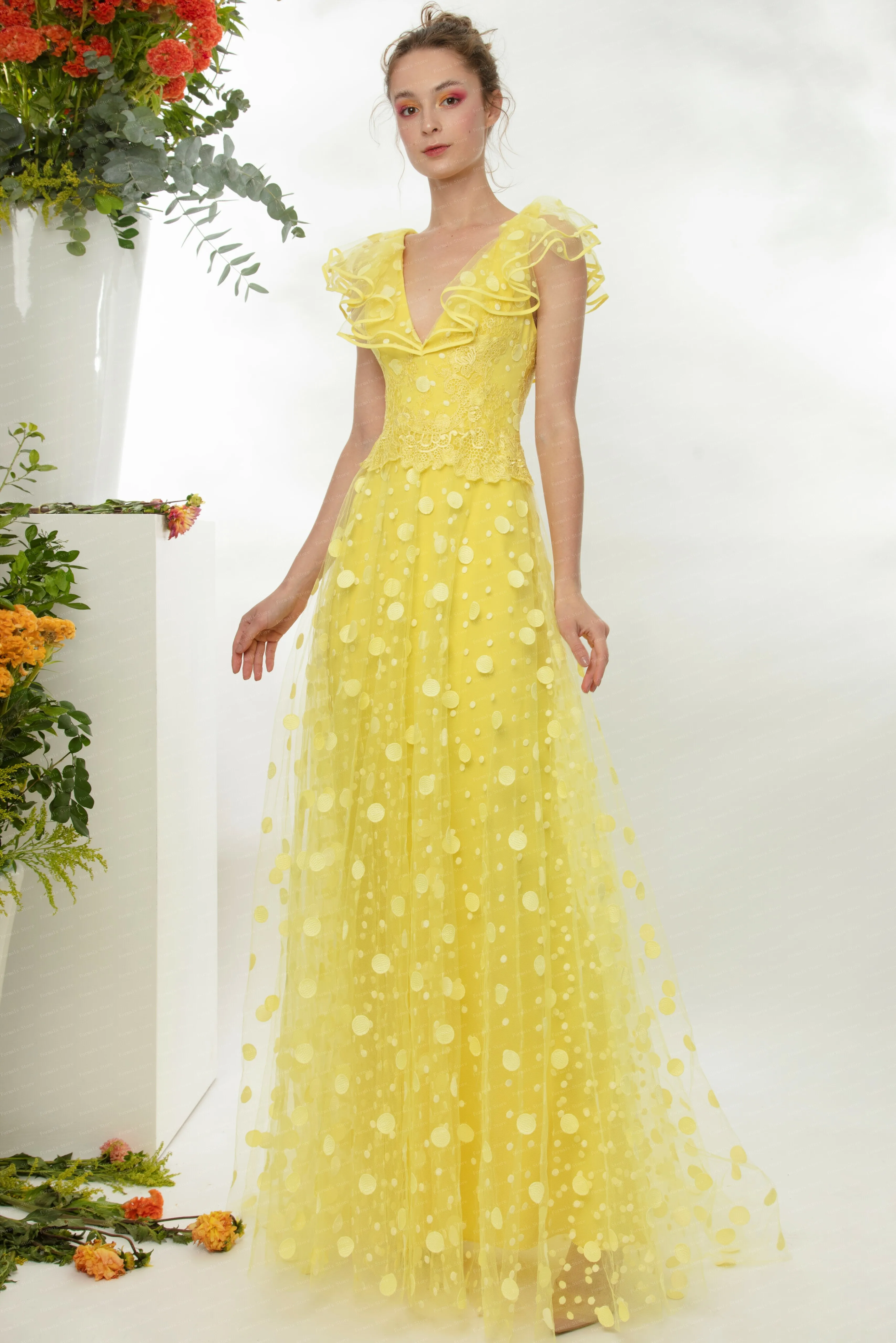 V neck Yellow Tulle Dress Floor Length Evening Dresses With Dot Ruffled Women Clothing Open Back Prom Gown Custom Made Dress