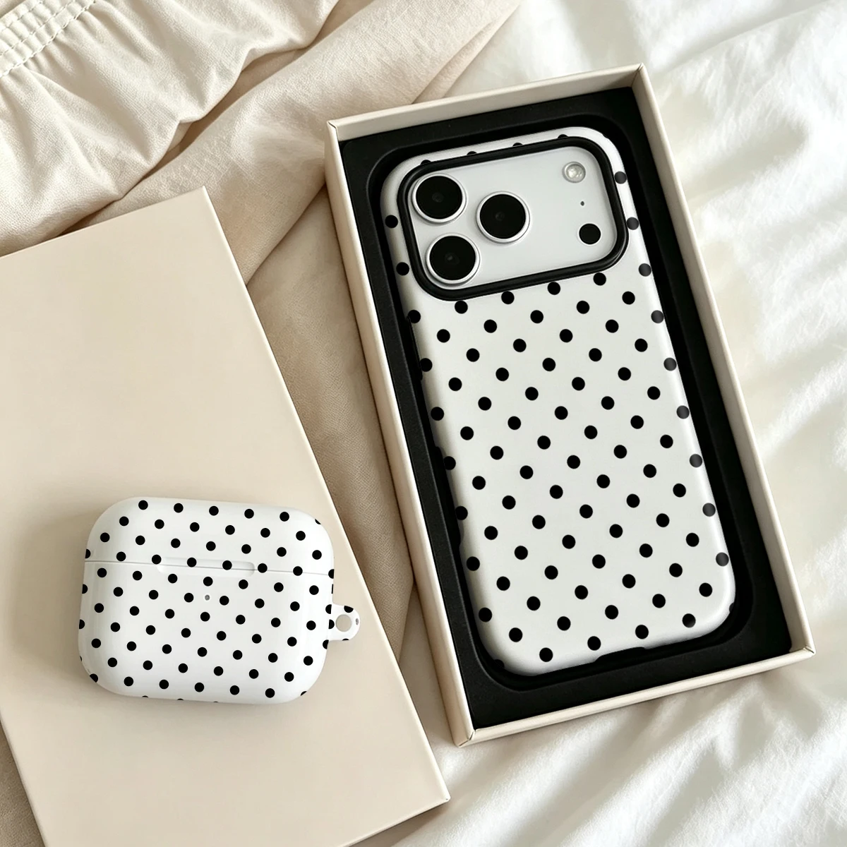 2 in 1 Black Polka Dots White - Airpod Case Cover ulasan dan harga