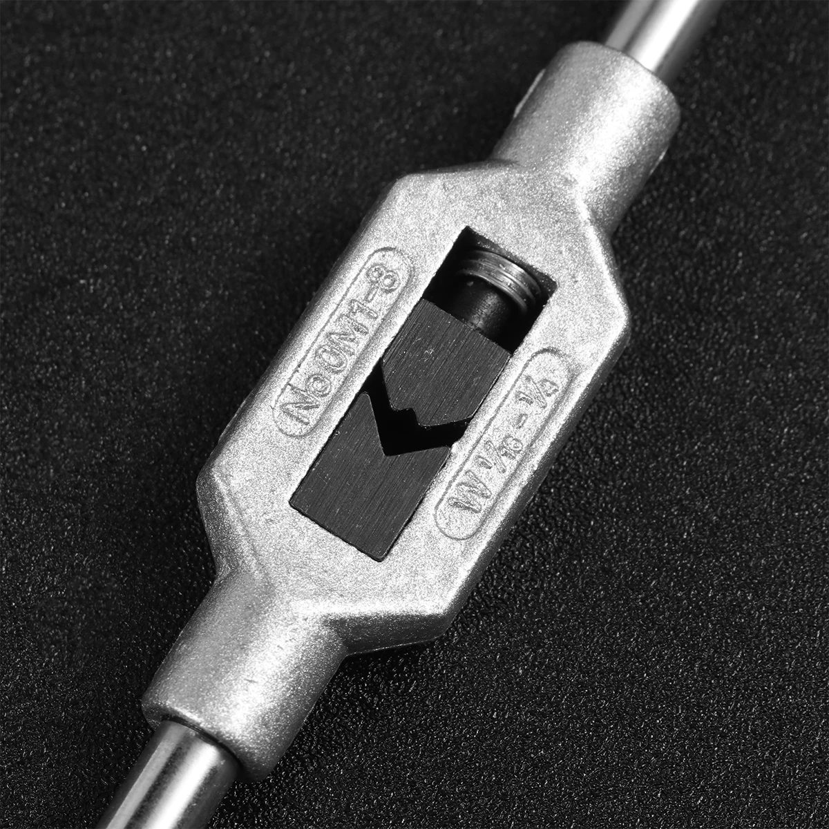 

Tap Wrench Hand Adjustable Taps Threading Tool Tapping Reamer M8 Metric Zinc Alloy Durable Woodworking DIY Professional Repair
