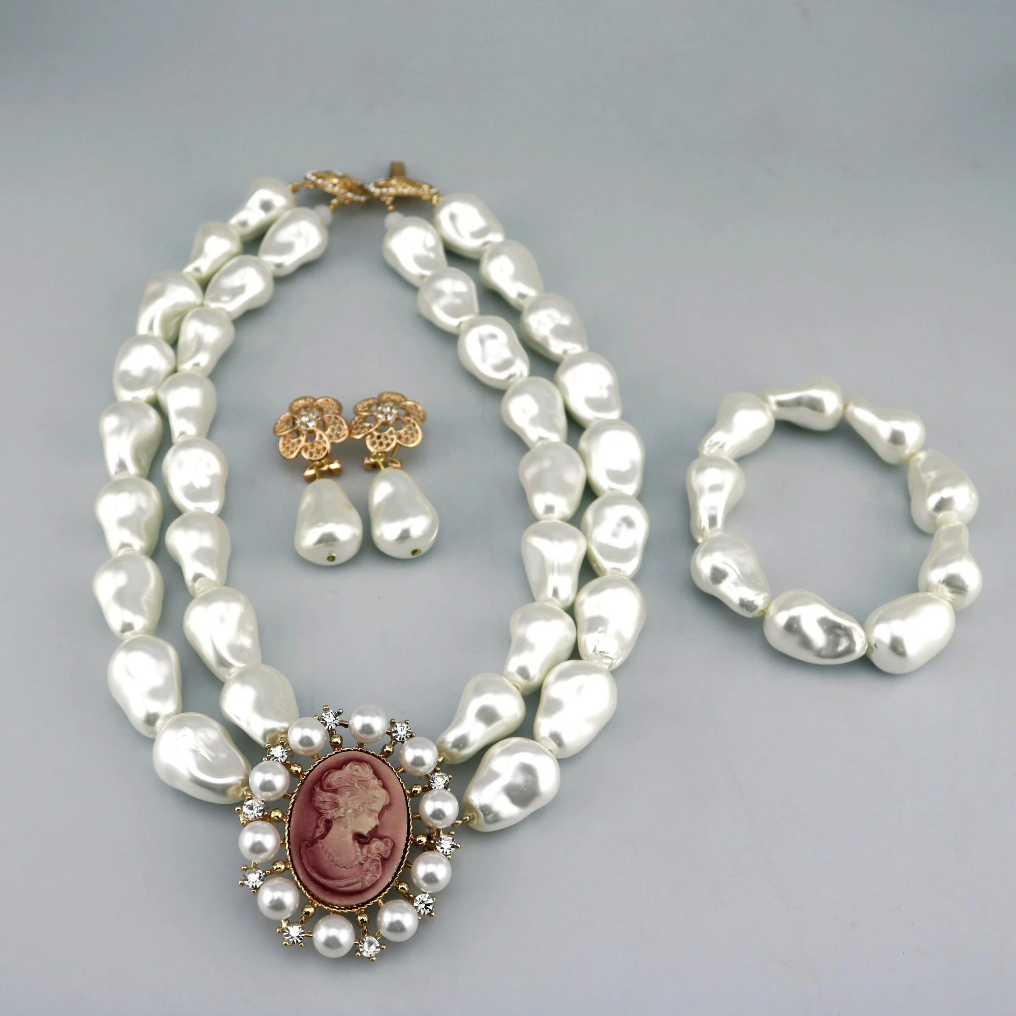 Unique Special Pearl Jewelry Set For Women Gentle Stunning Charming Necklace Torque Choker Long Chain Jewellery for Wedding