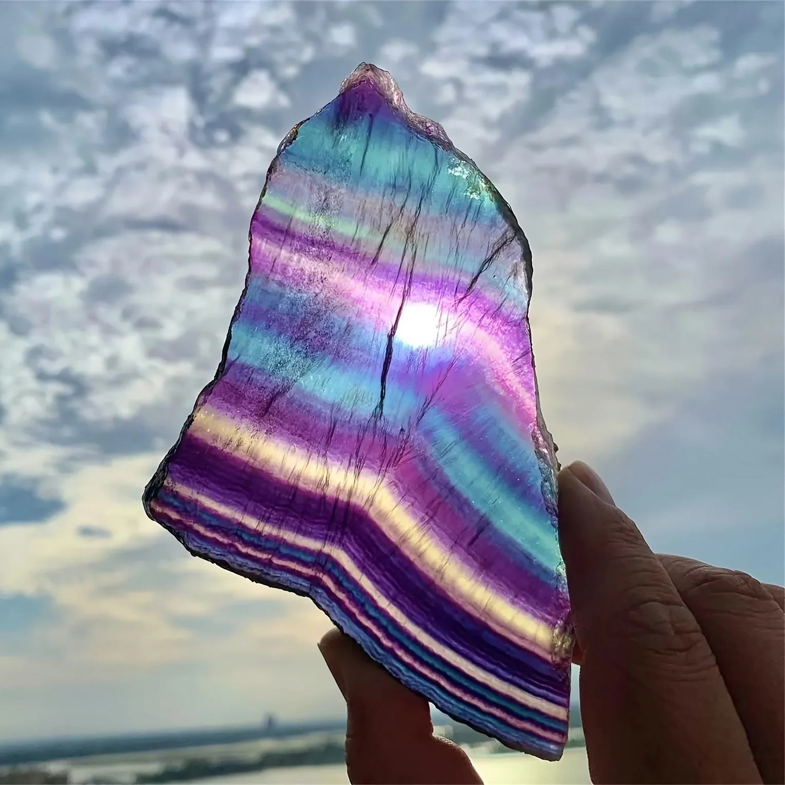 1つの天然高品質フローライト片(100-250g)は、家の装飾に最適で、目を引くホリデーギフト、ユニークなデザインのインテリアデコレーションに最適です。 1