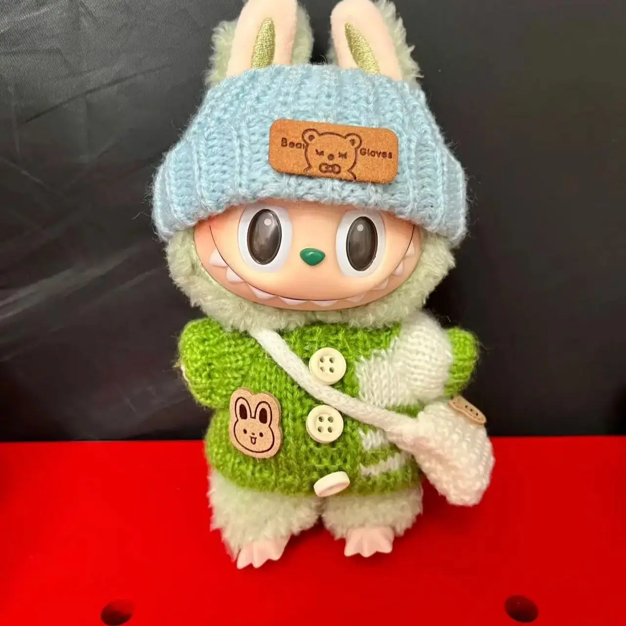 

Аксессуары для кукол Labubu 15-17 см, одежда с этикеткой в виде медведя, шляпа, свитер с любовью, милые украшения, маленькая одежда, коллекционные игрушки