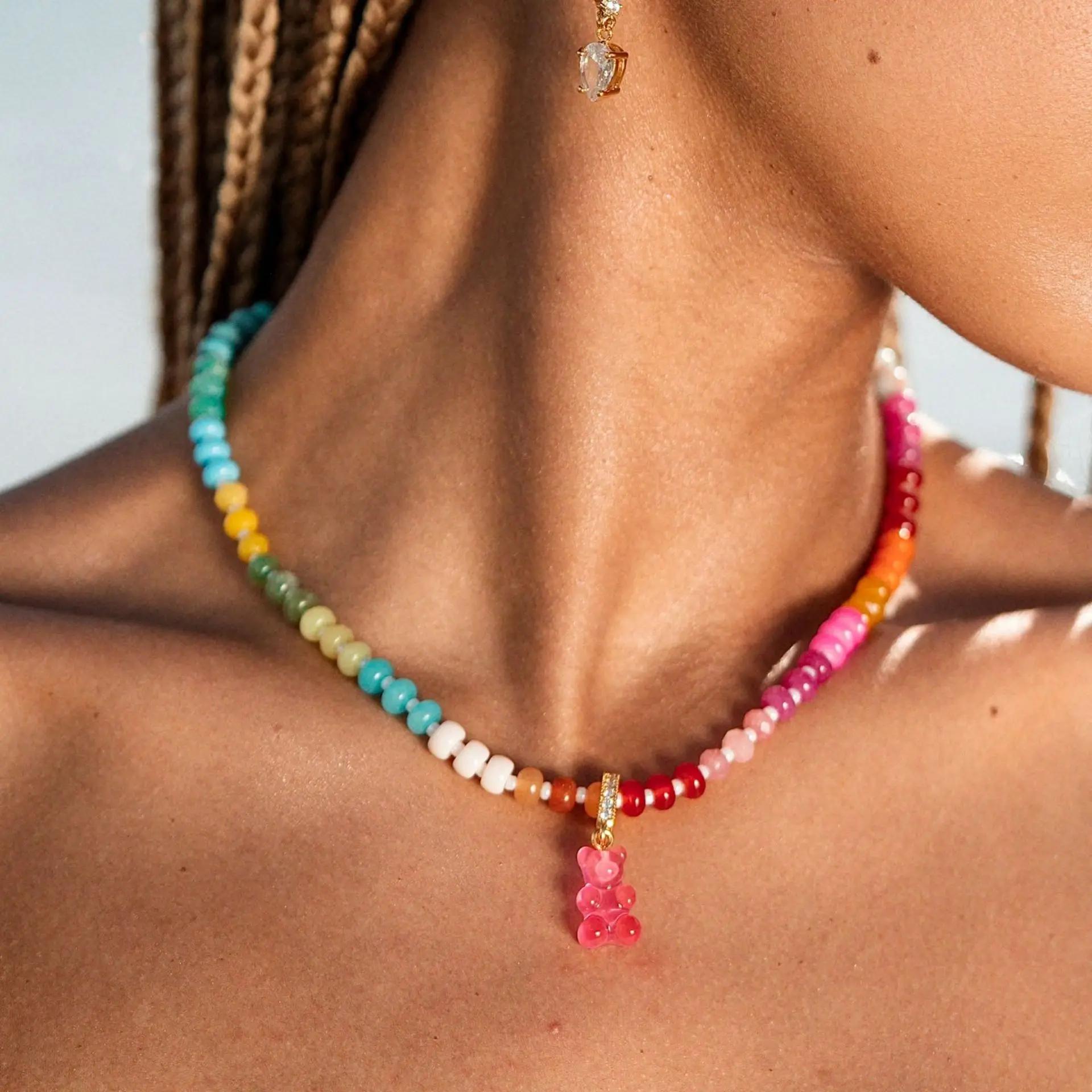 Dopamine beaded bear pendant necklace inlaid zirconium rice bead chain colored acrylic gradual change collarbone chain