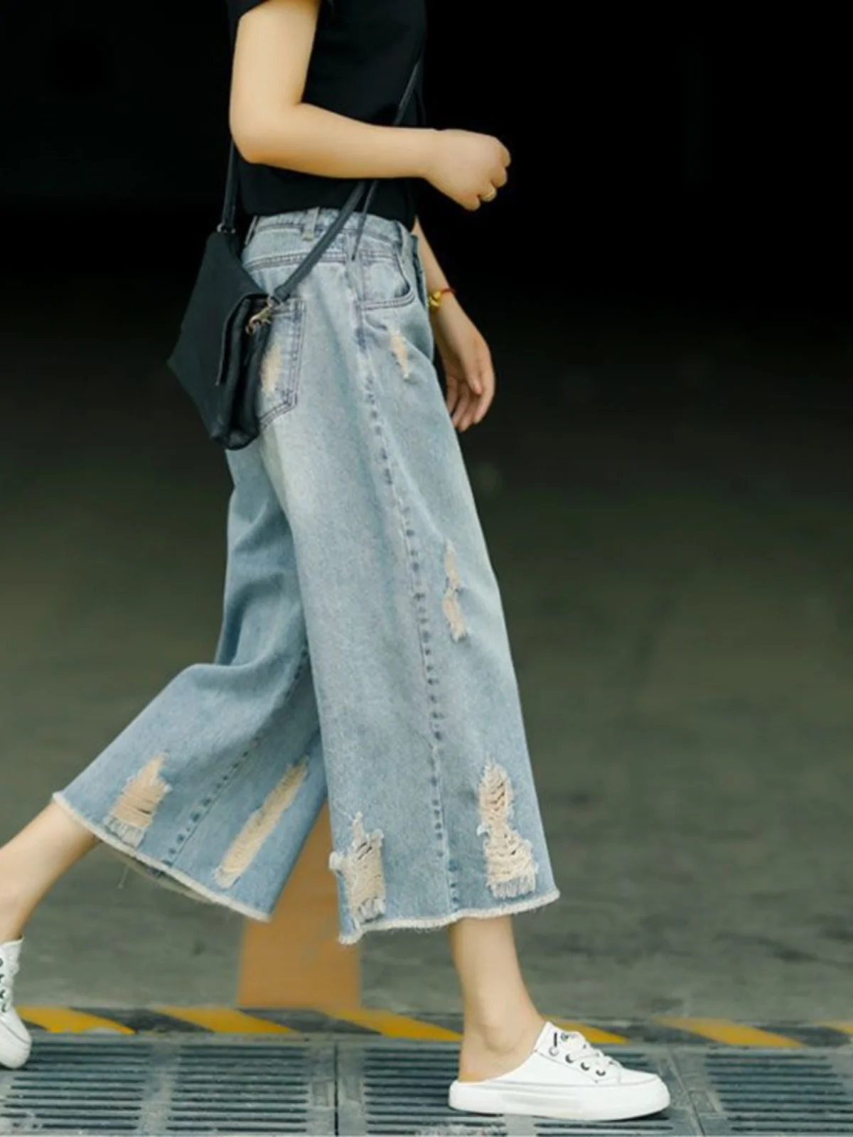 High Waist Wide Leg Denim Jeans Women's Spring Summer Artistic Frayed Hole Nine Point Pants European Hong Kong Style Retro