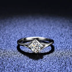 18K gold moissanite ring for women PT950 platinum 50 points four claw ins diamond ring ring