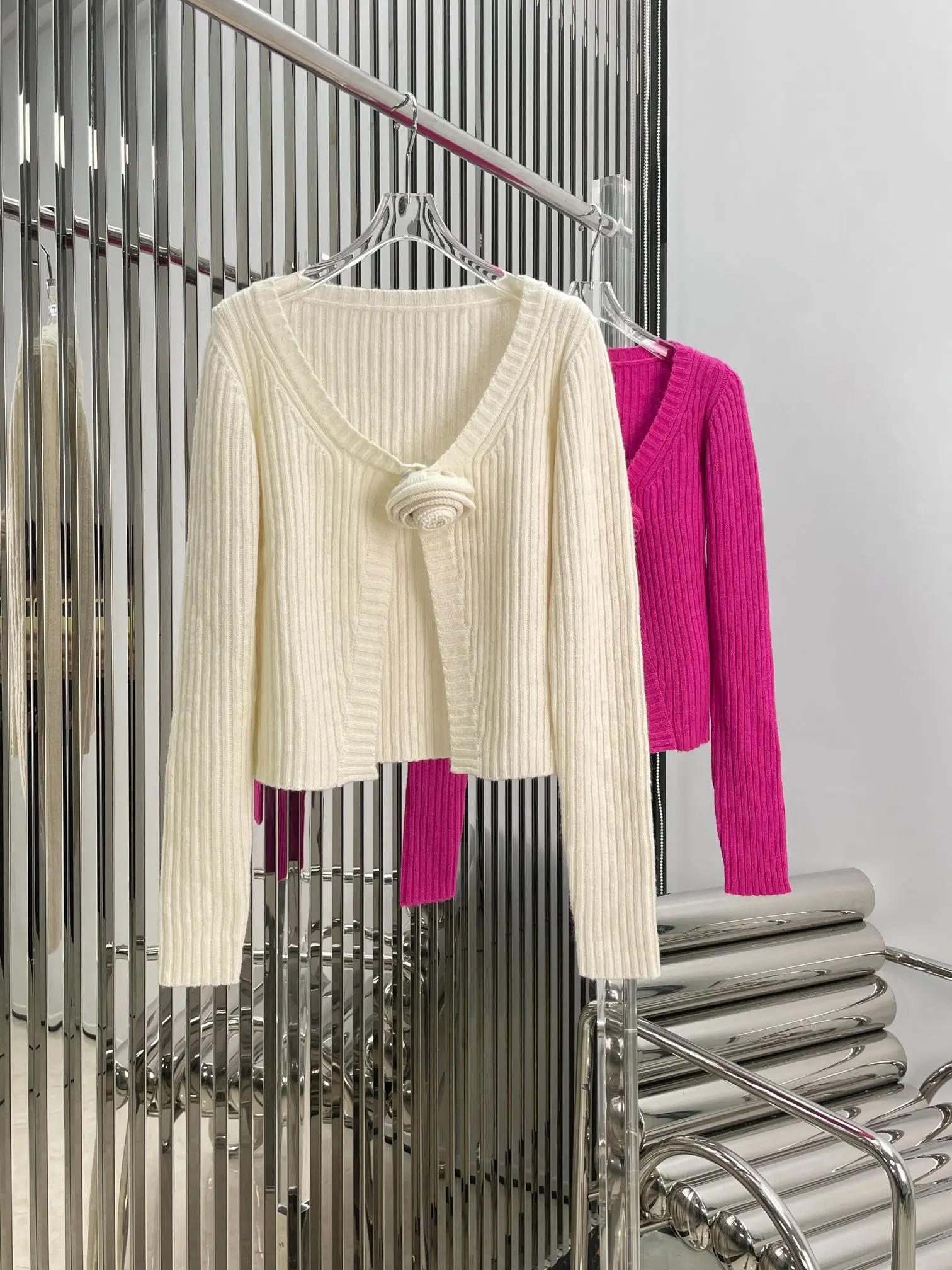 

New 2023 Winter Autumn and Women's Rose Wool Knit Cardigan 0928