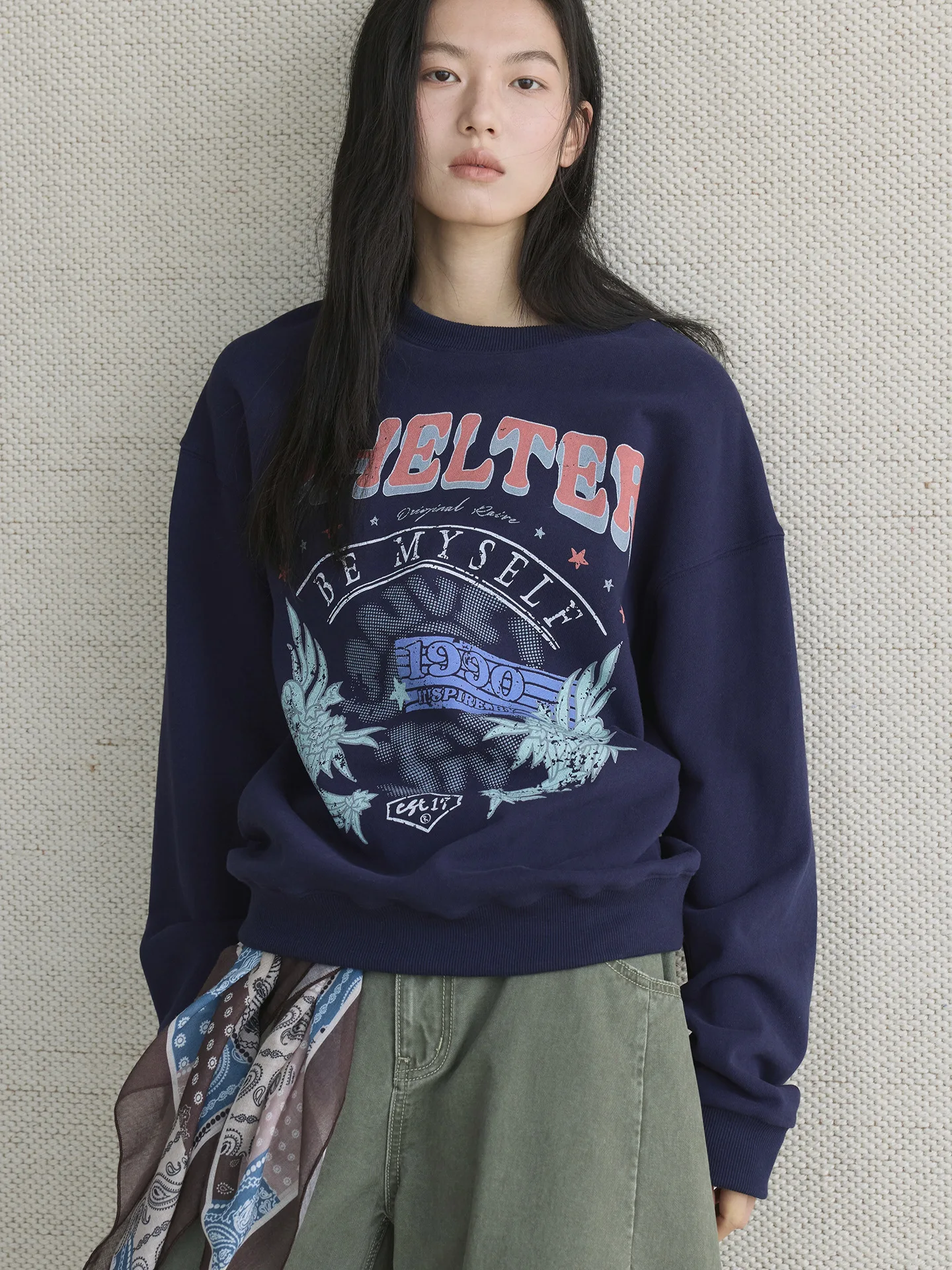 

Ранняя весна, новый корейский уличный спортивный стиль, толстовка с капюшоном в стиле граффити, свободный силуэт, утягивающий топ с круглым вырезом для женщин