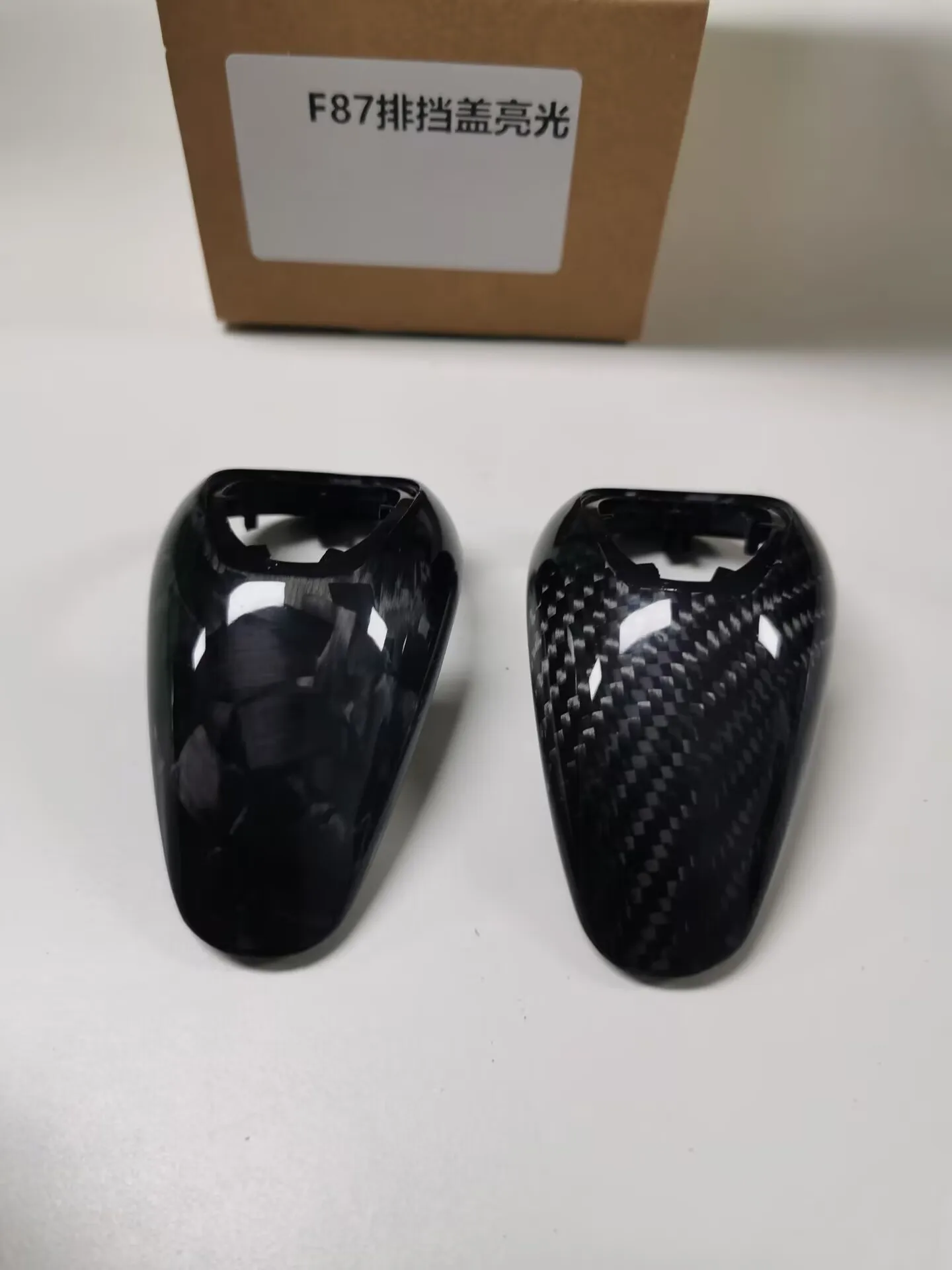 

Для BMW F87 F80 F82 F83 F10 F12 F13 F06 M2 M3 M4 M5 M6 Замена крышки ручки переключения передач из настоящего углеродного волокна