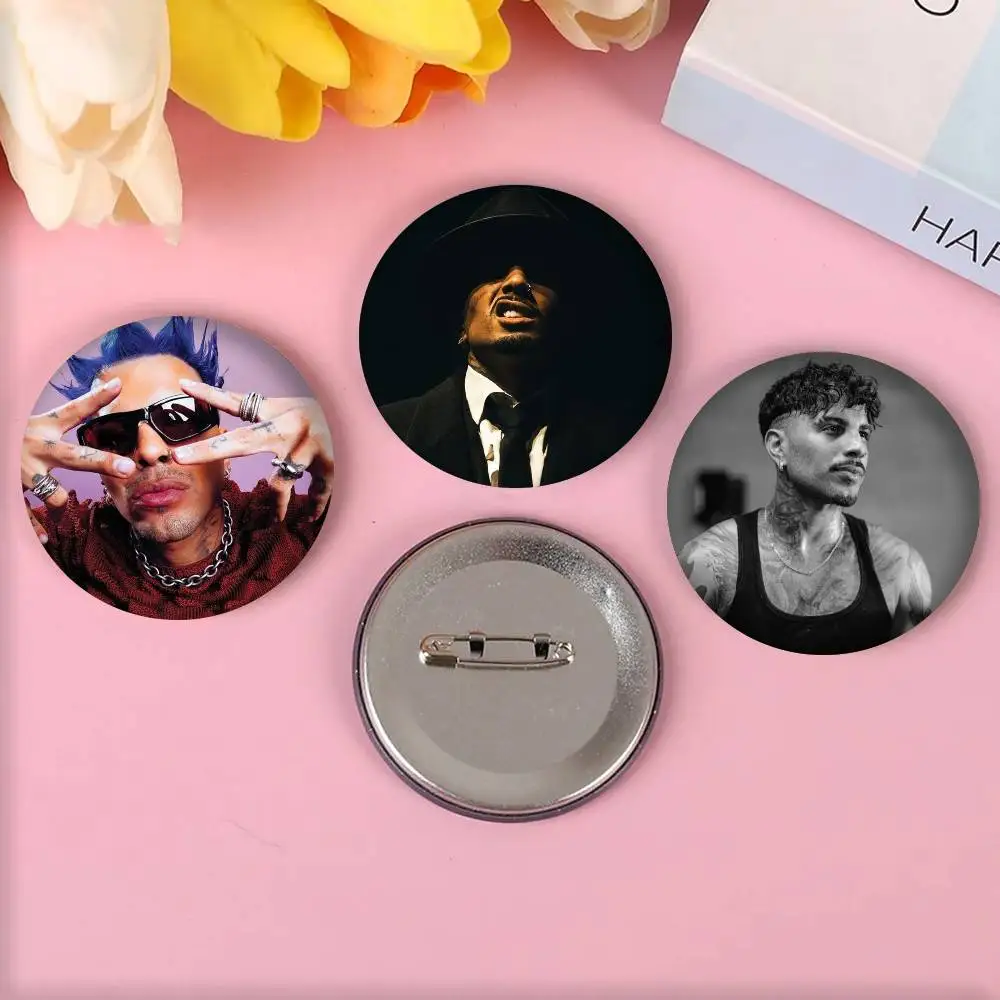 R-Rauw Alejandro مغني الراب شارات الساخن بارد دبوس الإبداعية بروش صفيح لحقيبة مجوهرات اكسسوارات هدية ديكور #1