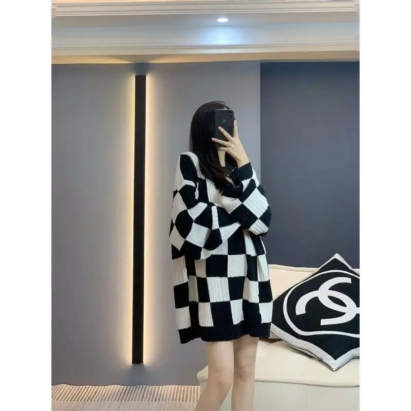 2023 New Autumn and Winter Fashion Niche Lazy Style Round Neck Long Sleeved Checkerboard Casual Loose Oversized Thick Sweater