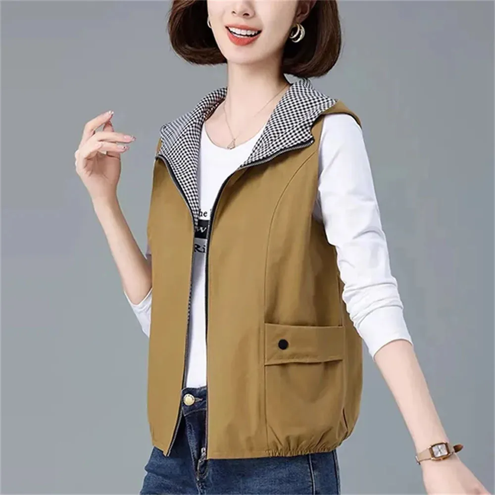 

4XL Middle-Aged Vest Jacket Women's New 2024 Spring Autumn Short Vest Coat Casual Hooded Pocket Sleeveless Waistcoat Top Female