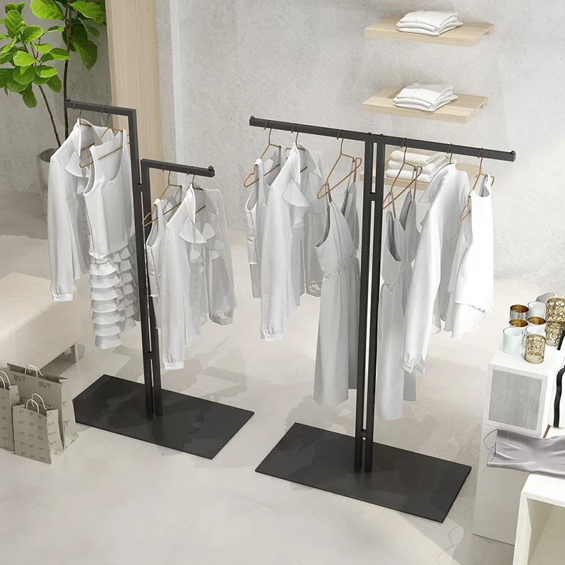 Custom Stainless Steel Display Rack para mulheres, Square Standing Clothes Pendurado Display, loja de roupas, personalizado