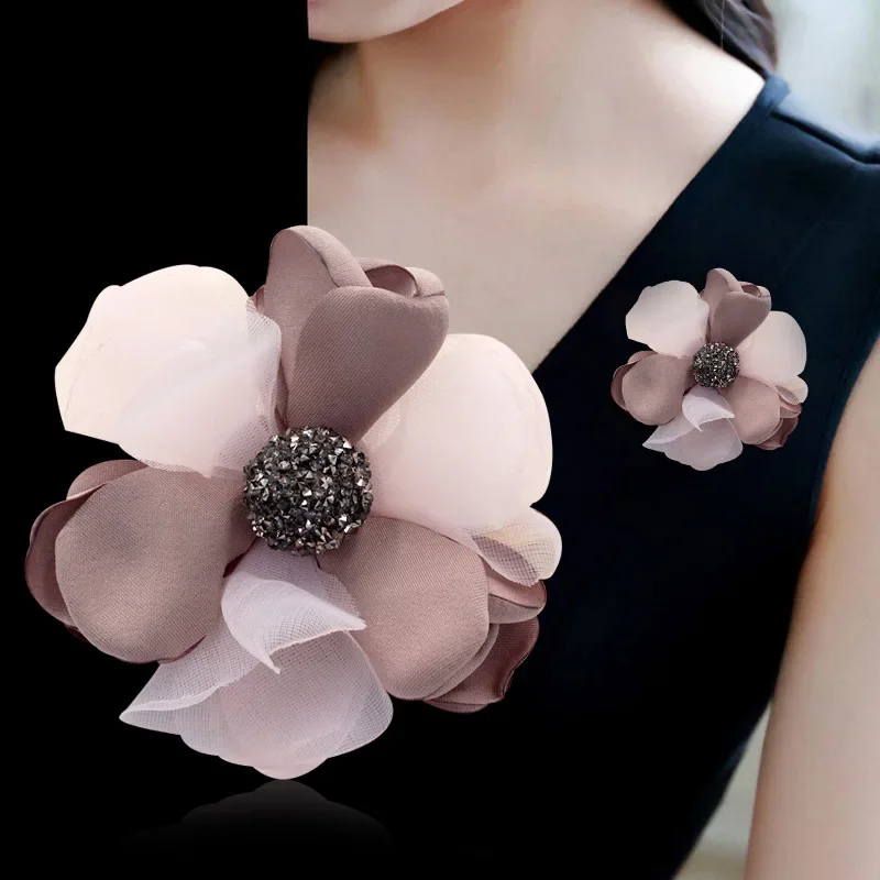 Fashion Ladies Fabric Yarn Flowers Brooches Pink Elegant Pretty Clothing Pin Crystal Rhinestone Brooch Women Accessories Jewelry