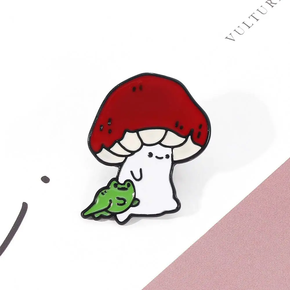 Bros kerah Froggo dan jamur peringatan aksesori perhiasan bros jamur bros Pin Enamel Pin bros kerah