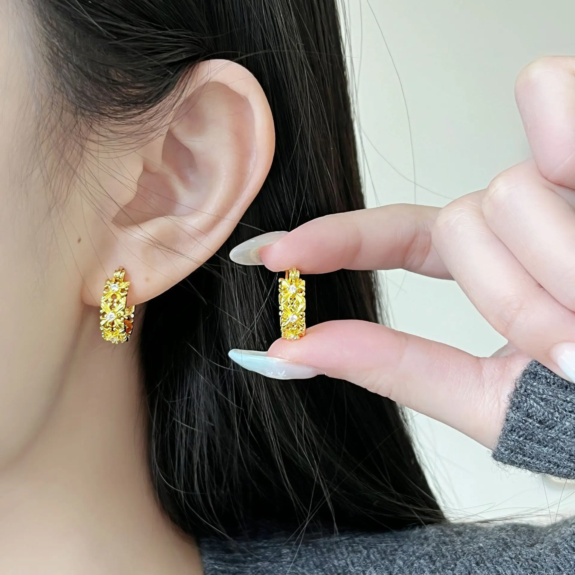 

New cross micro-inlaid zircon ear buckles for women ins high-end exquisite earrings and earrings for women