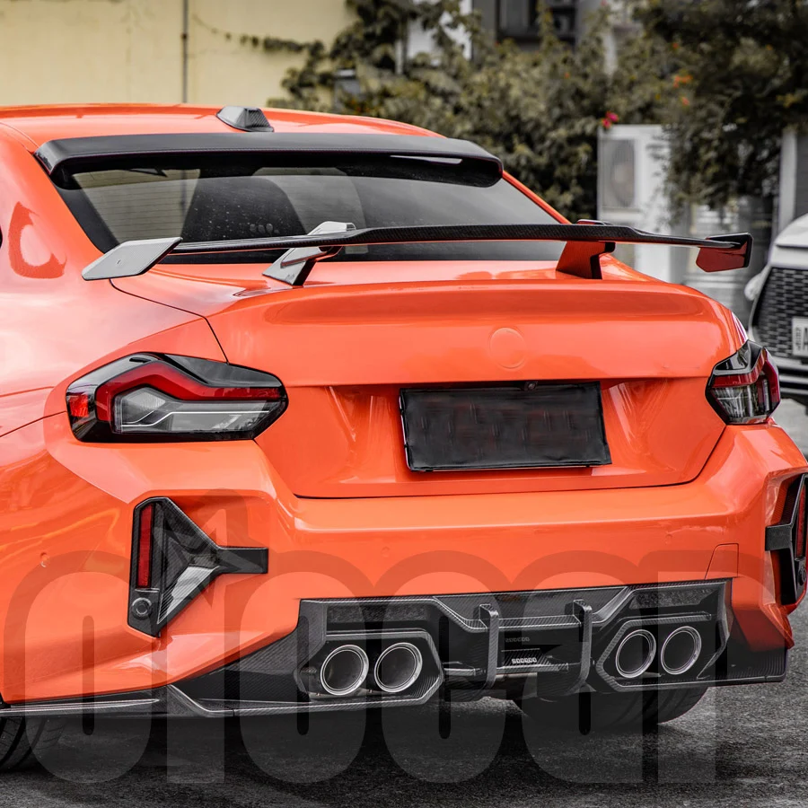 

Комплект Заднего диффузора oiomotors SQ из сухого углеродного волокна для BMW G87 M2