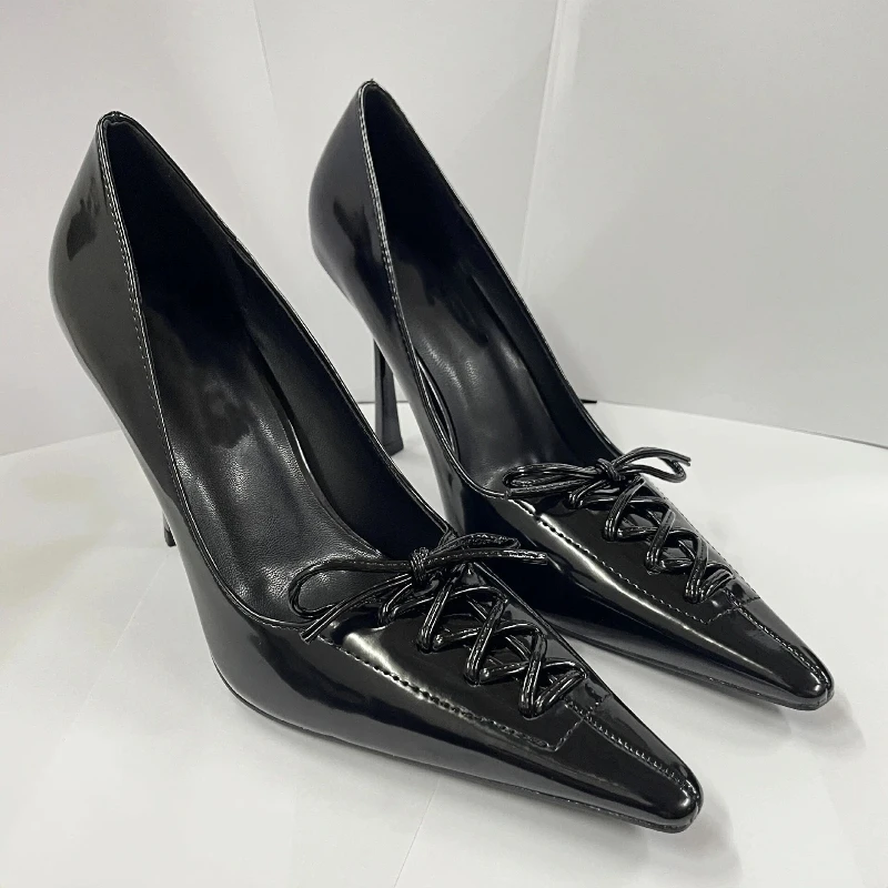 

Autumn and Winter New Black Hollow Strap Bow Pointed Toe Shallow Mouth Single Shoes Royal Sister Style High Heels Women