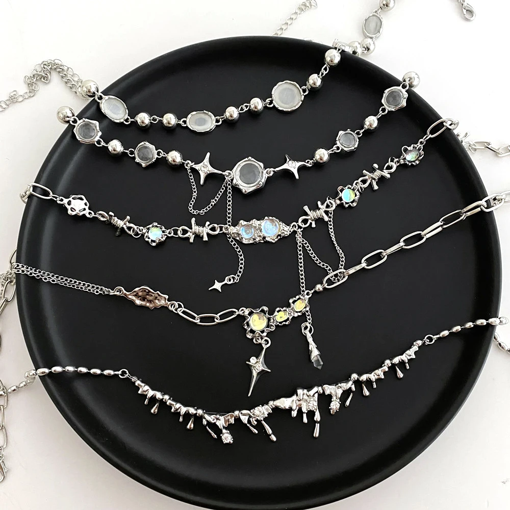 فضية اللون Y2K Moonstone قلادة القلائد للنساء العصرية كريستال الزركون الصليب قطرة الماء قلادة غير متناظرة مجوهرات هدية