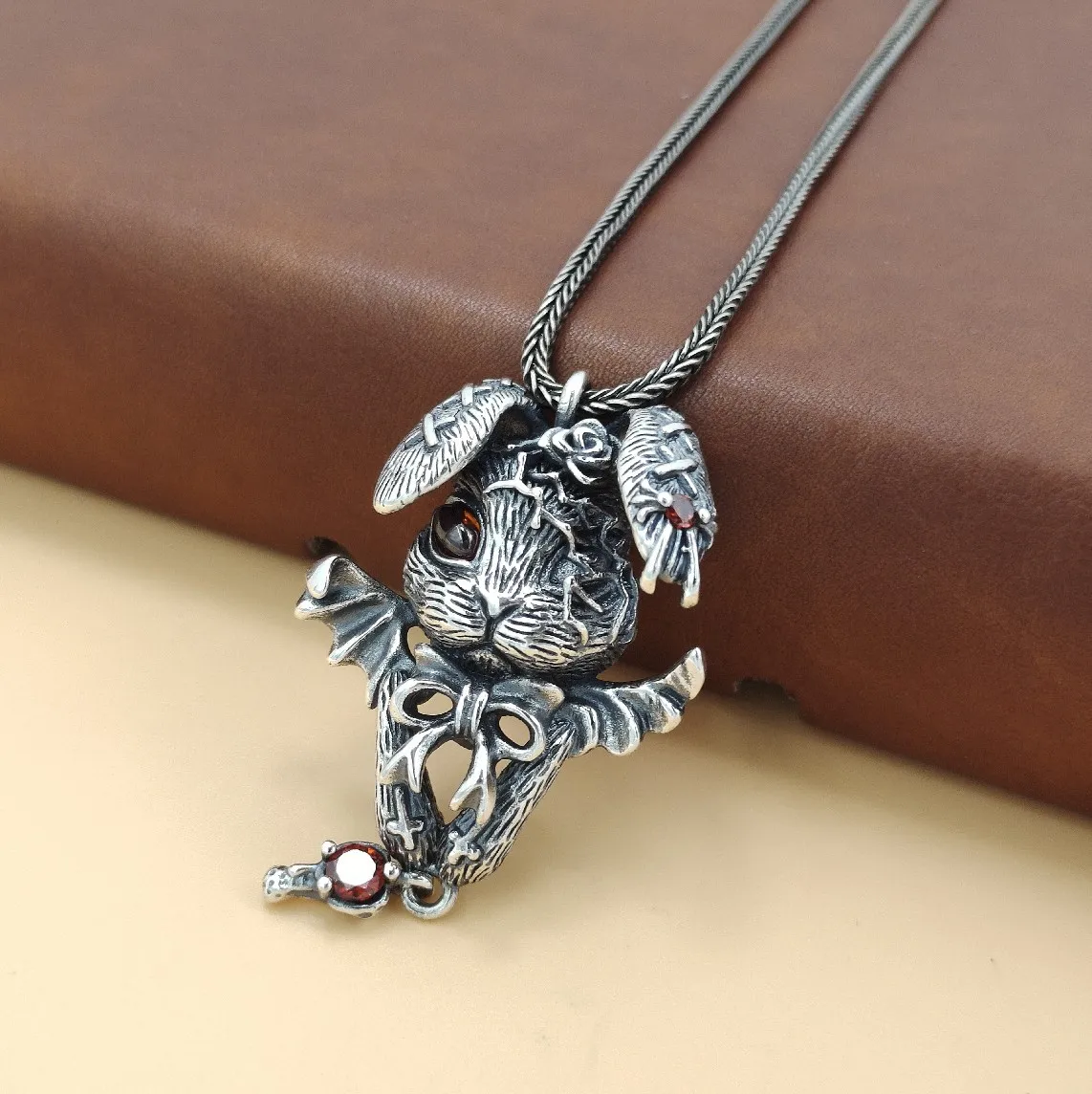 Niche stylesense of designfashion punk trendy s925 silver little devil rabbit pendant women only pendant