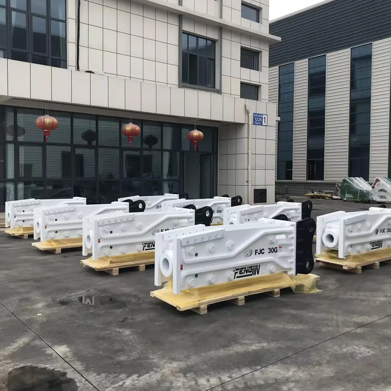 An Essential High-Impact Hydraulic Breaker for Modern Construction, Demolition, and Mining Operations Worldwide HB30G