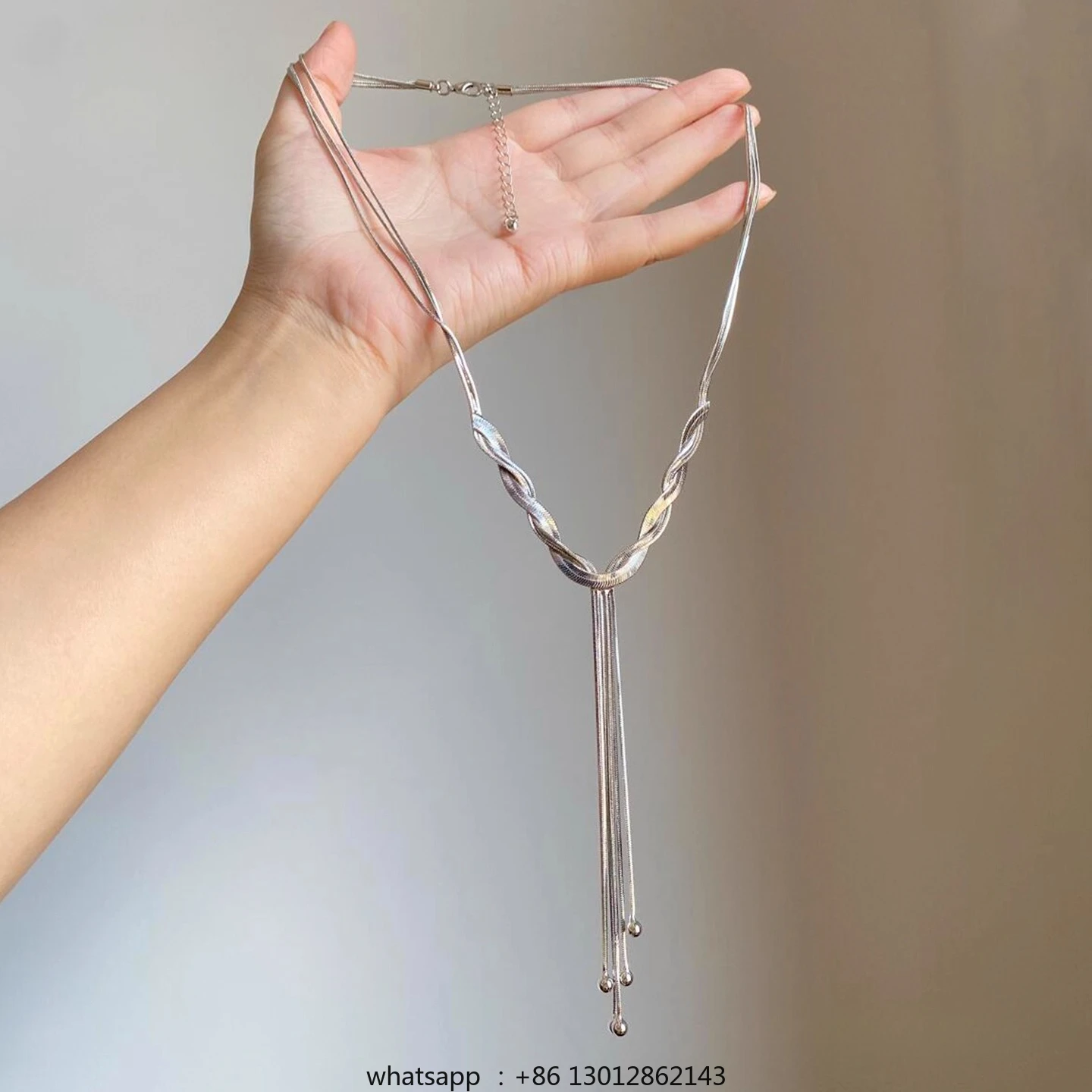 

Ожерелье из змеиной кости с бахромой и бахромой Y-образной формы холодного ветра