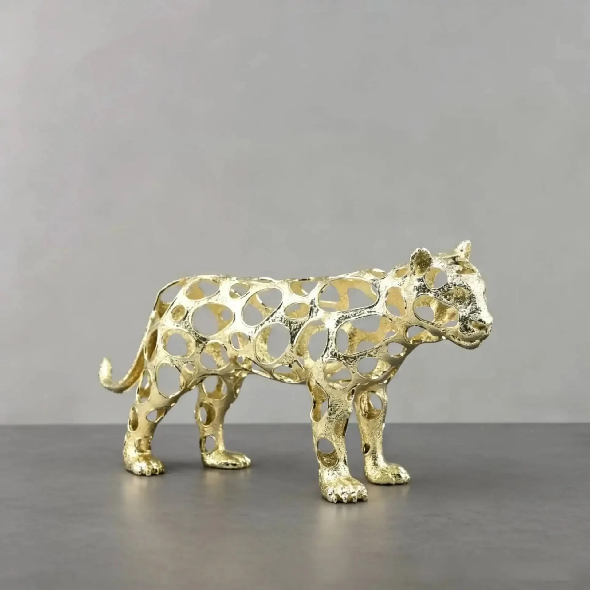 Golden Hollowed-out Tiger Simulated Animal Sculpture Metal Handicraft Shark Tapir Decorative Figurines Home Decoration