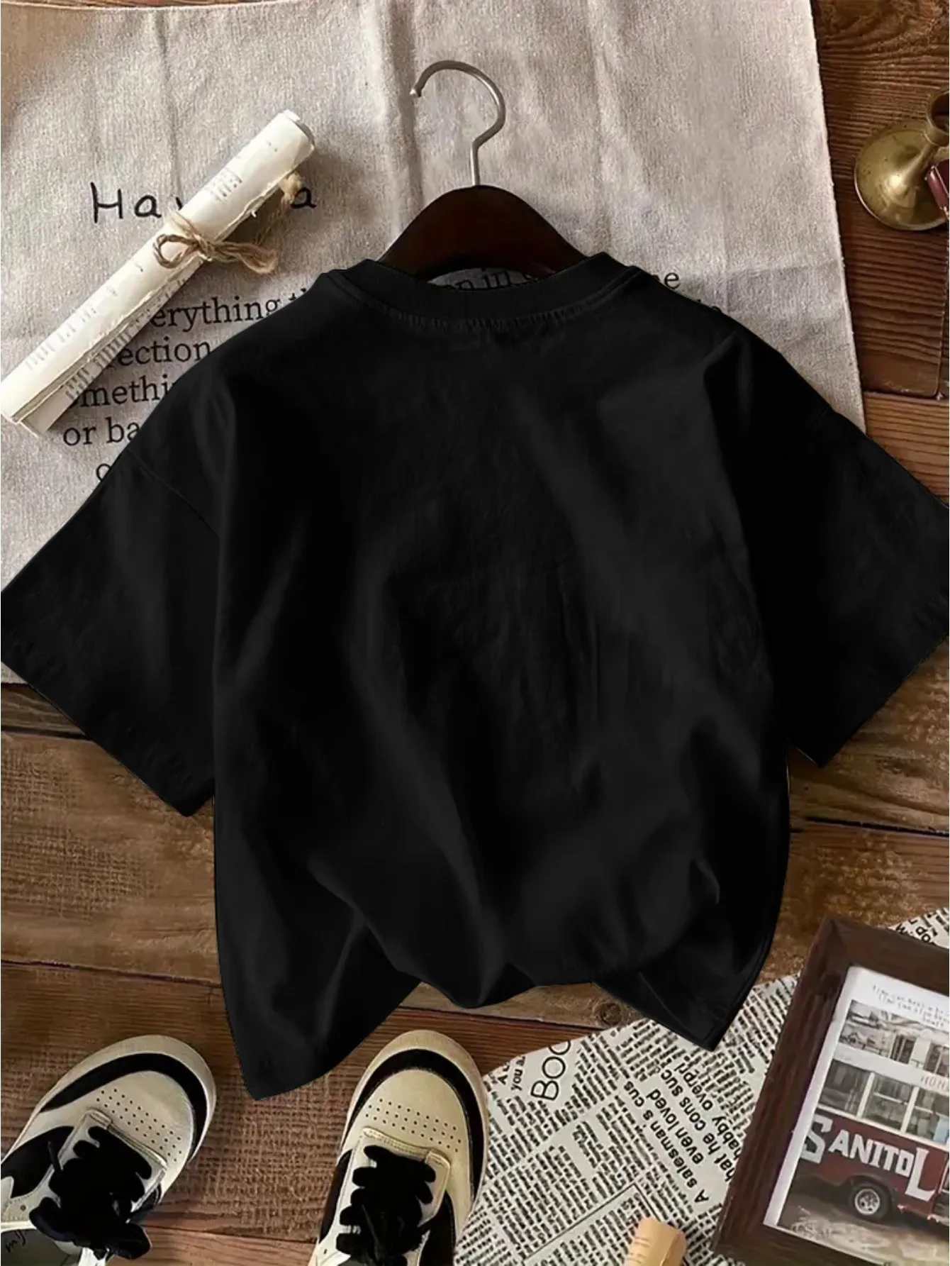 تي شيرت نسائي صيفي كاجوال - 100% نقي، ناعم ومريح، كم قصير، رقبة دائرية، طباعة جرافيتي رقمية