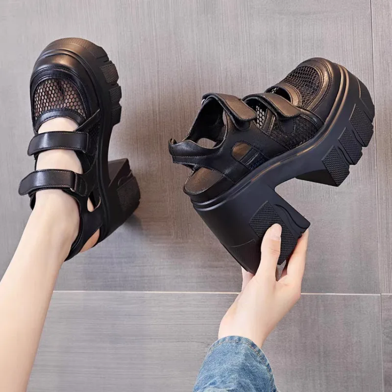 Damen-Plateau-Sandalen mit Rundzehe, Sehr Hoher Blockabsatz, Klettverschluss, Mesh-Detail, Offener Schnitt, Klobige Profilsohle