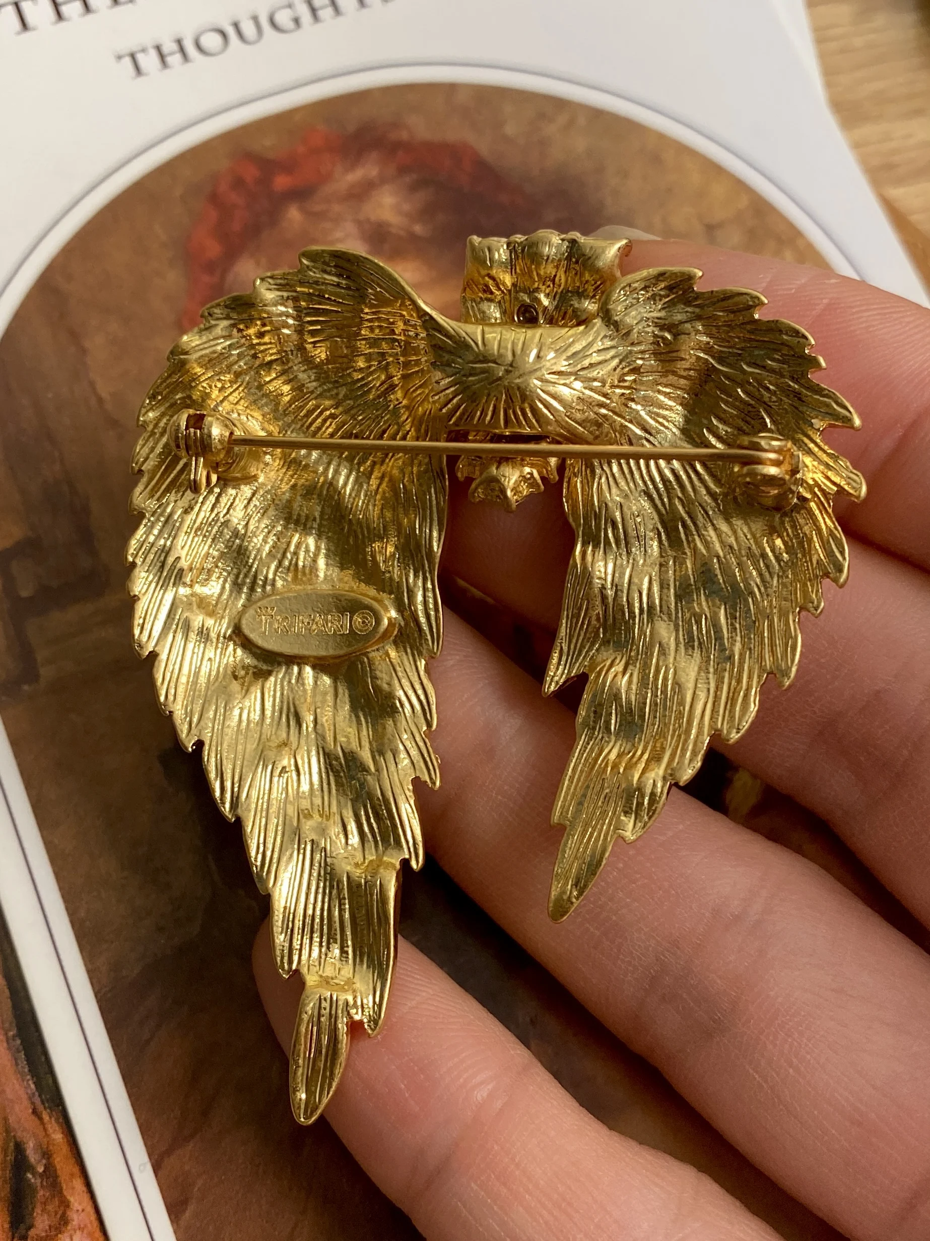 Elegant golden feather brooch vintage sparkling zircon suit coat pin accessory