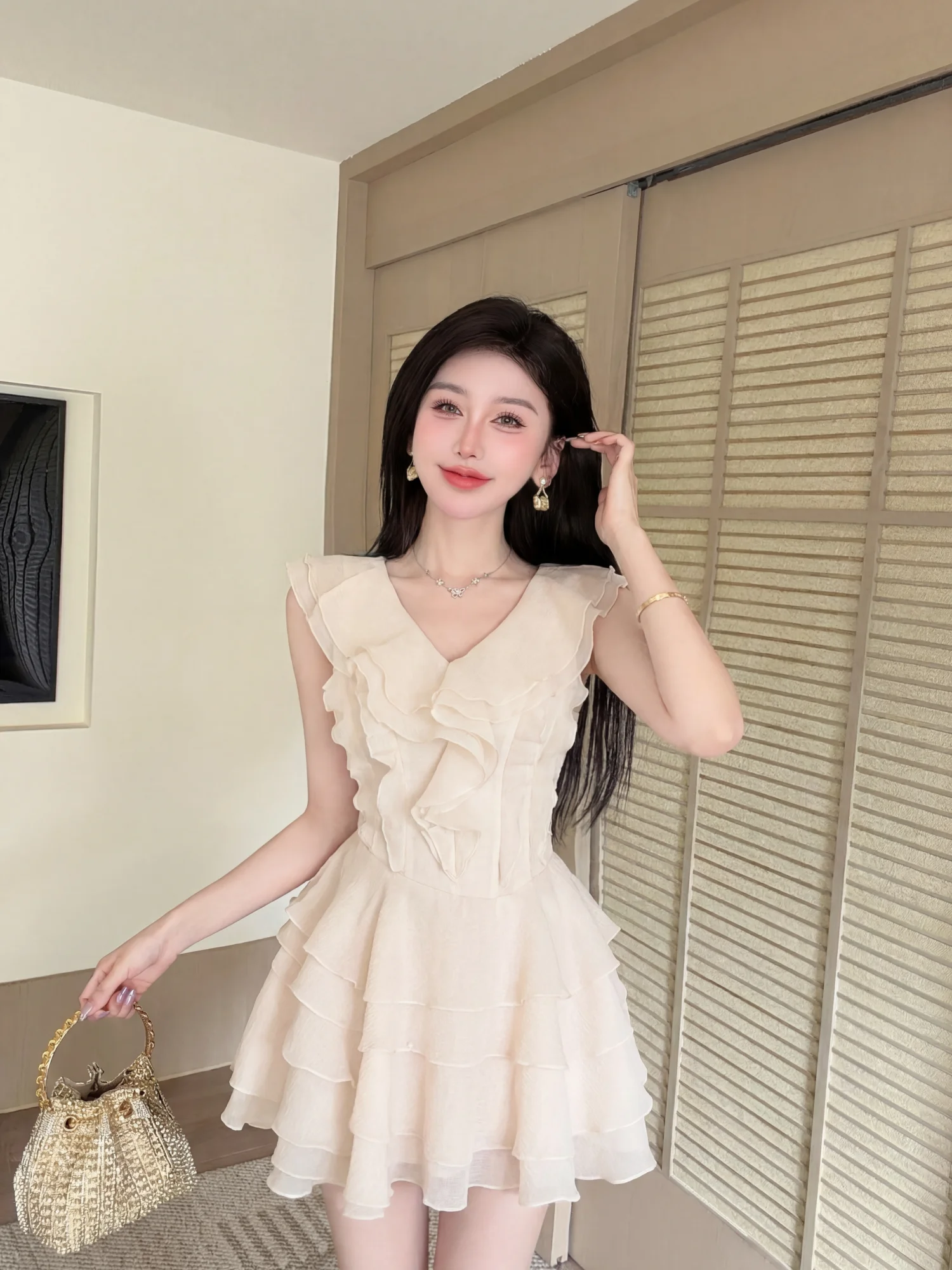 

Sweet V-Neck Pleated Skirt Dress Women's Summer Fashion High Waist A-Line Short Dress Irregular Polka Dot Polyester Fiber