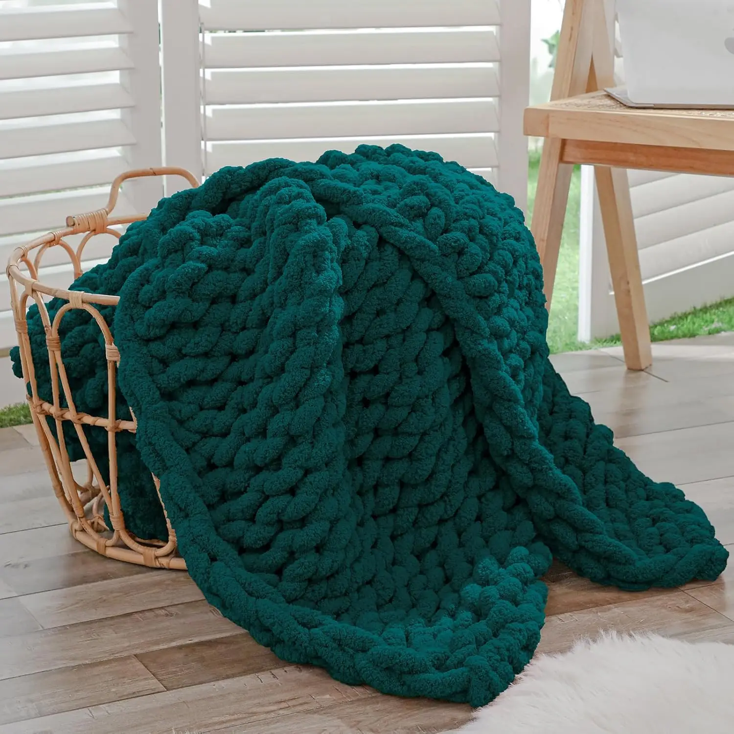 

Chunky Knit Throw Blanket For Couch, 40X40 Hes, 100% Hand Knitted With Thi Jumbo Chenille Yarn, Cozy Soft Large Rope Knot Cable