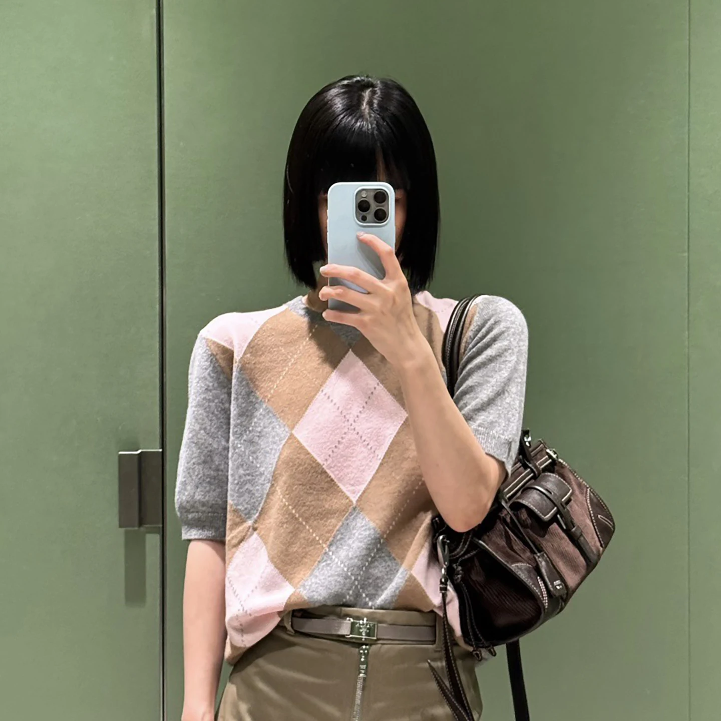 Unique, beautiful and good-looking top British rhombus pattern short-sleeved knitted sweater contrasting color age-reducing top