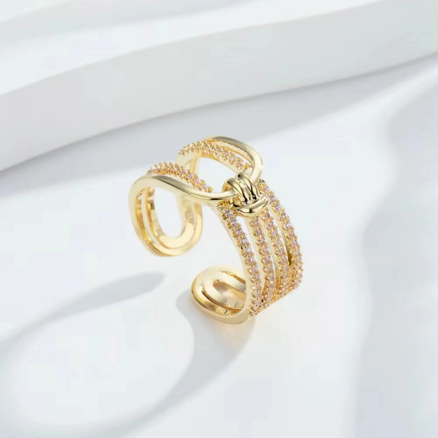 Fashion Light Luxury Hundred Temperament U-shape Preparation Rope Design Women\'s Ring, Elegant and exquisite party jewelry gift.