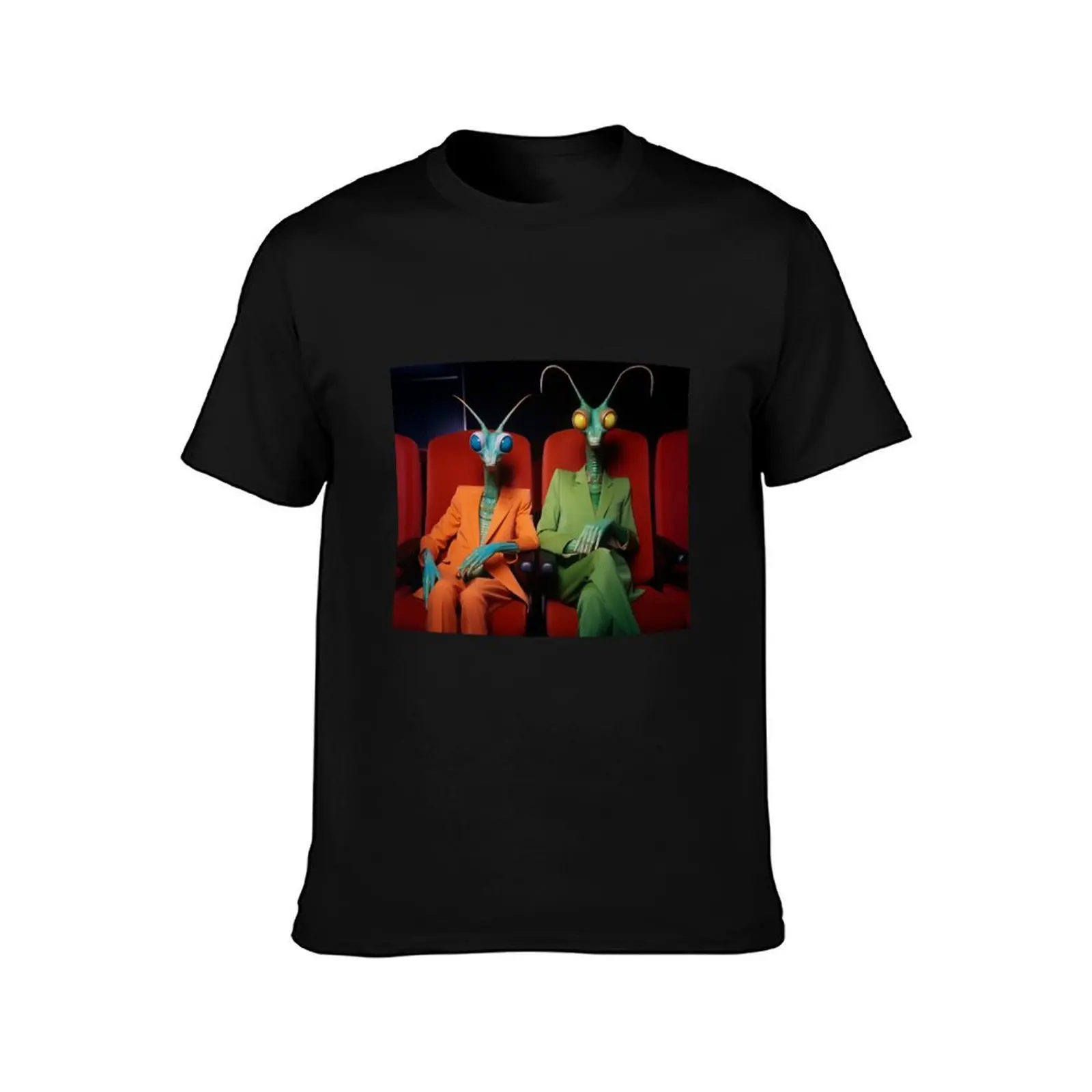 Two sharply-dressed praying mantis at the movies T-Shirt Trendy Print Short Sleeve T-Shirt