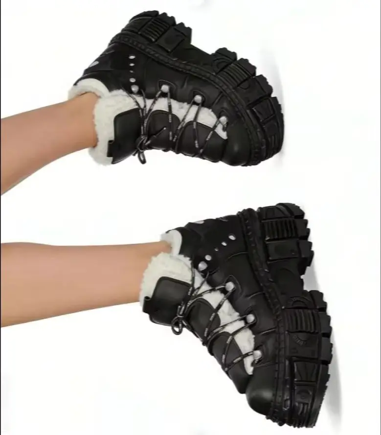 

Черные зимние ботинки на платформе с круглым носком, утепленные, в стиле Street Punk Rock, новинка 2026 года, модные женские повседневные ботильоны на шнуровке