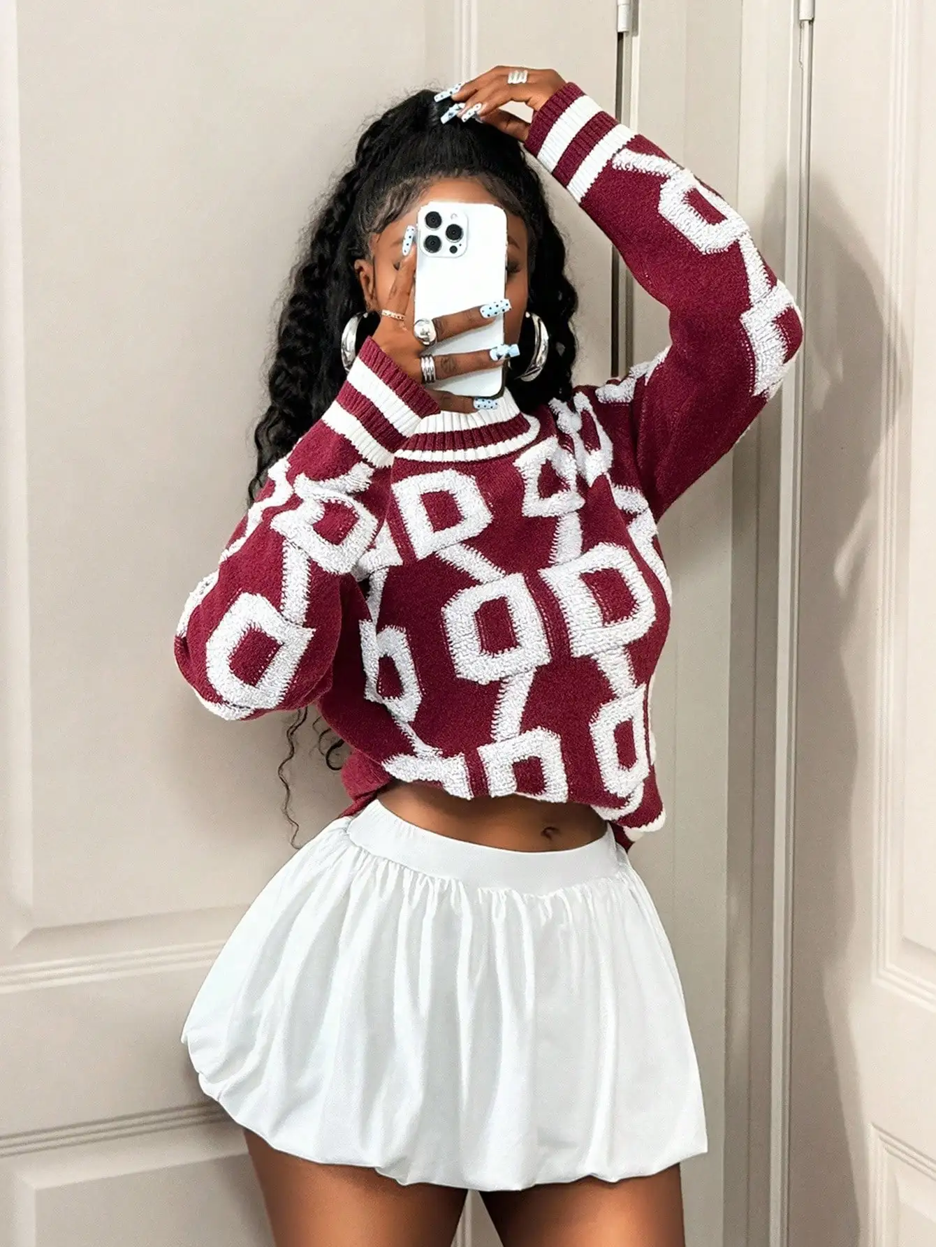 

Burgundy & White Geometric Print Cropped Knit Sweater with Crew Neck and Long Sleeves