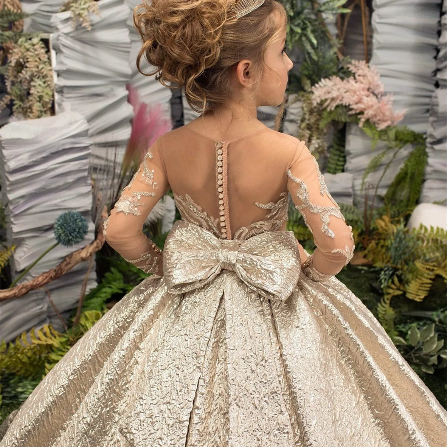 Goldfarbene Blumenmädchenkleider mit großer Schleife, Applikationen, volle Illusionsärmel, Geburtstag, Hochzeit, Urlaub, Brautjungfernkleid, individuelle Kleidung – Detail 2