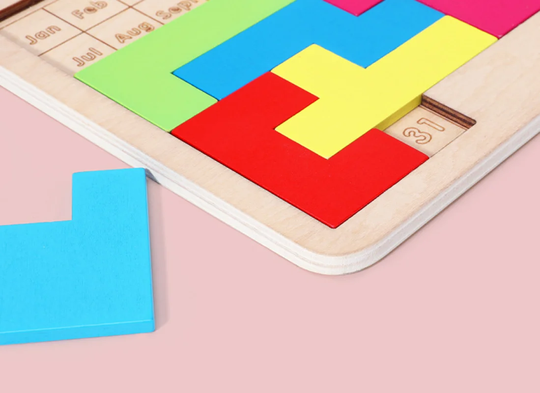 Calendario Gioco Puzzle in Legno: Gioca con un Puzzle Diverso per Visualizzare la Data - Gioco Rompicapo Difficile per Casa e Ufficio