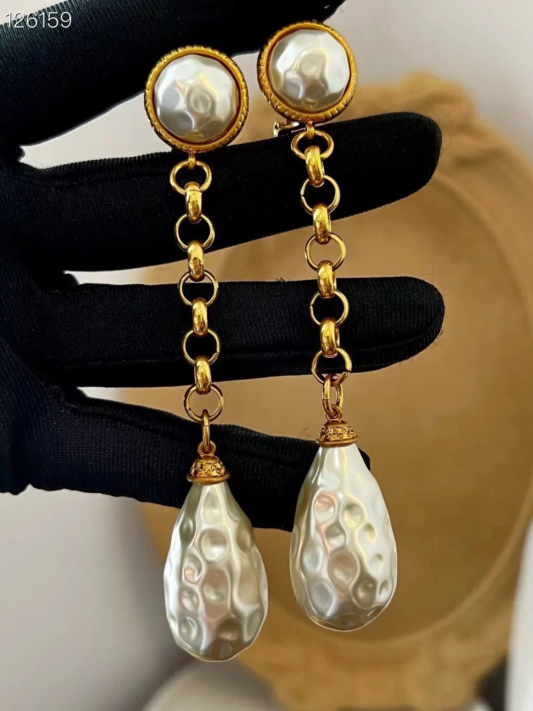 

New Golden Palace Baroque Pearl Elegant Light Luxury Style Long Earrings