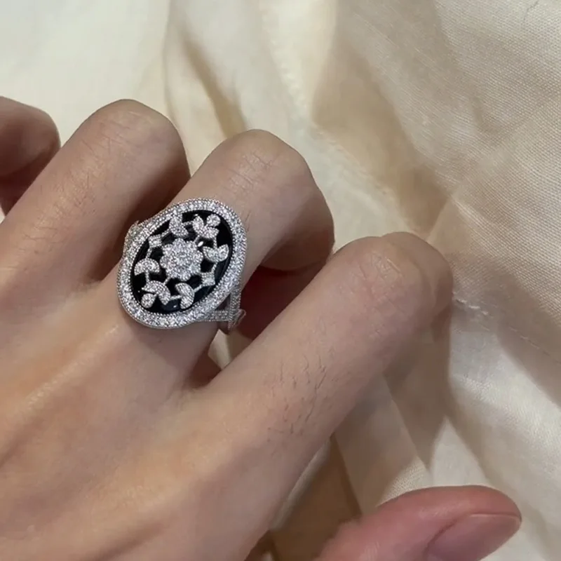 Inspired Inlaid Oval Black Onyx Rings for Women Full Diamonds Sparkling Broken Diamonds Rose Flower Ring Engagement Jewelry