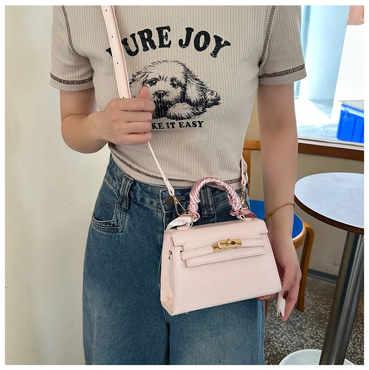 

Elegant Women's Tote Bags By Luxury Brand, Leather Messenger Bag for Classic Style, Famous Designer Handbag