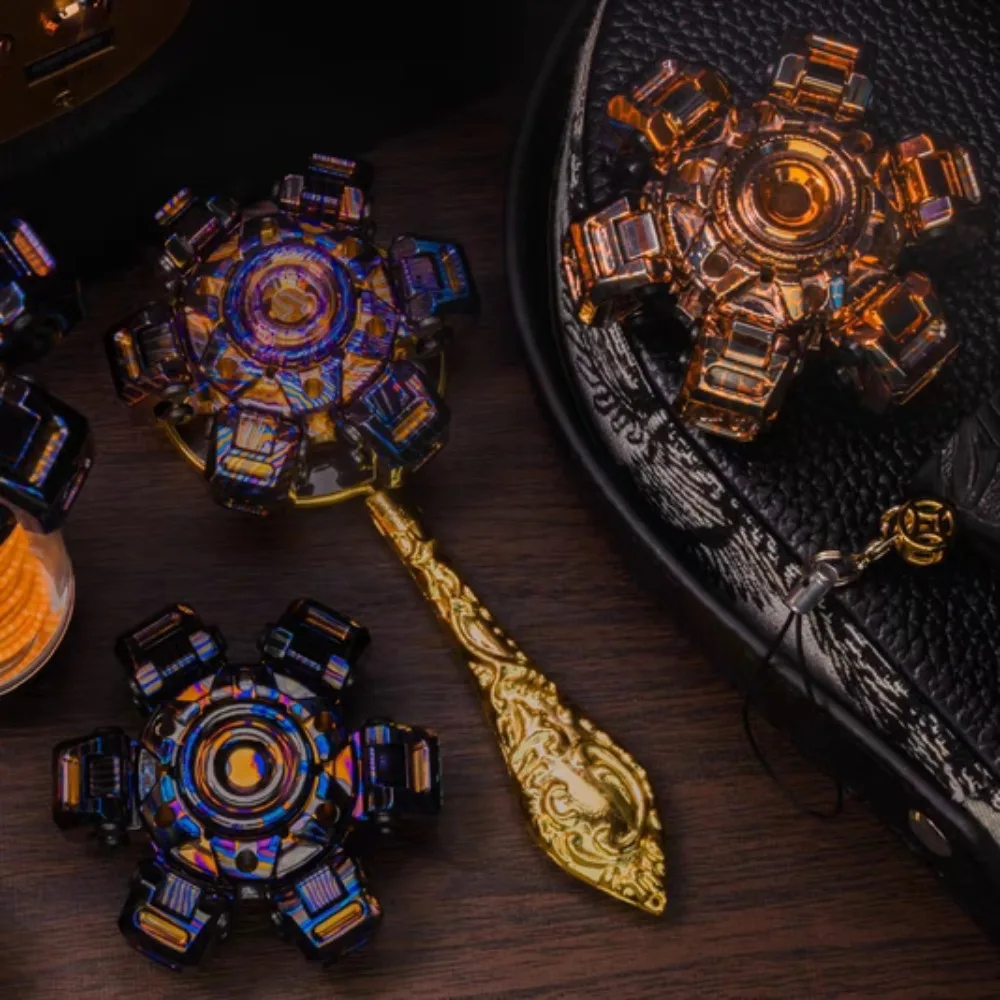 Machinarium X Limited Edition Annual Bestseller Collaboration: Armor-Opening Fidget Spinner Desktop Decompression Toy