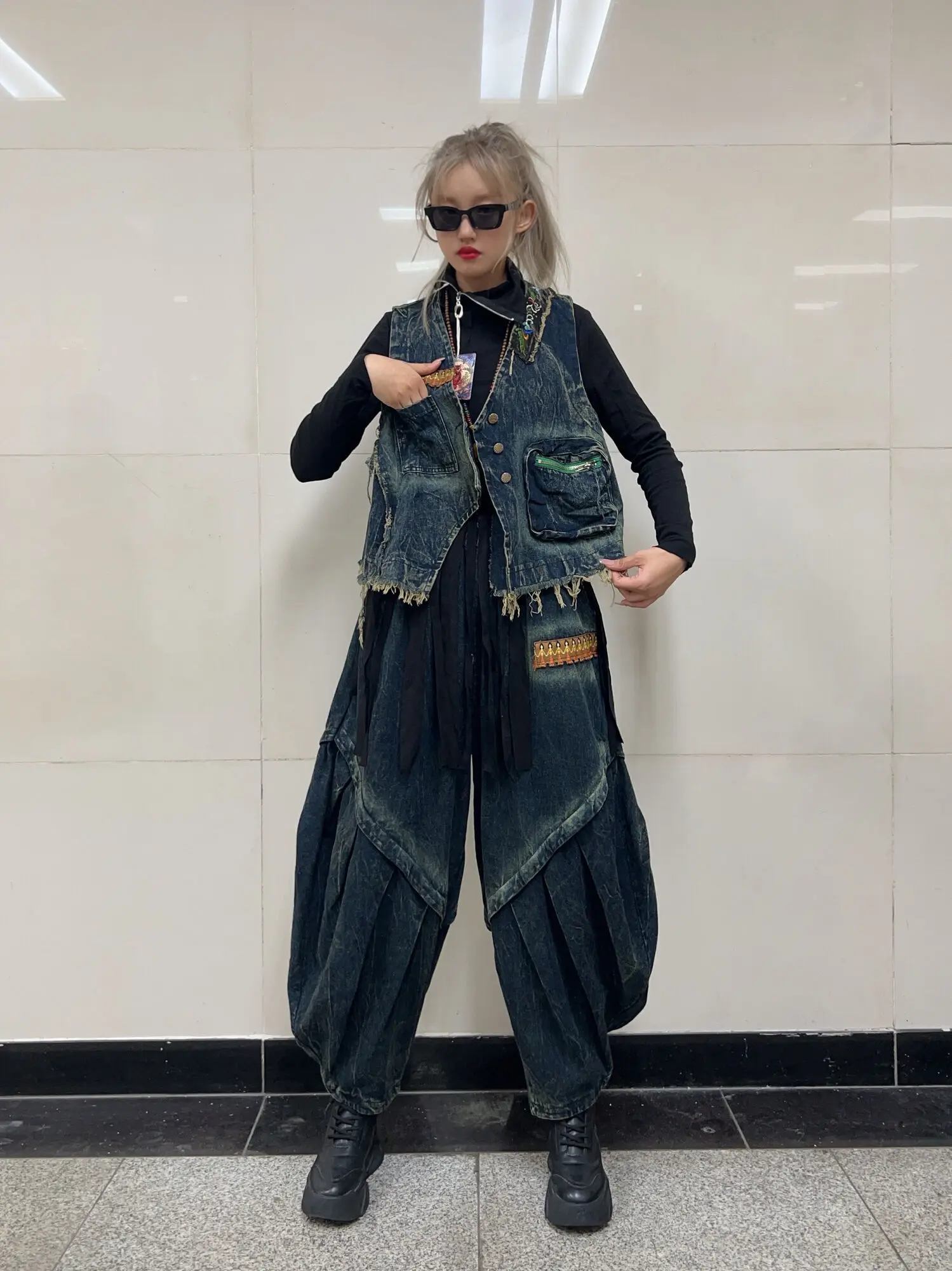 Personalized Trendy Fashionable Pant Set Women 2024 Autumn Patchwork Denim Irregular Vest + Jeans Two Piece Set LX2280