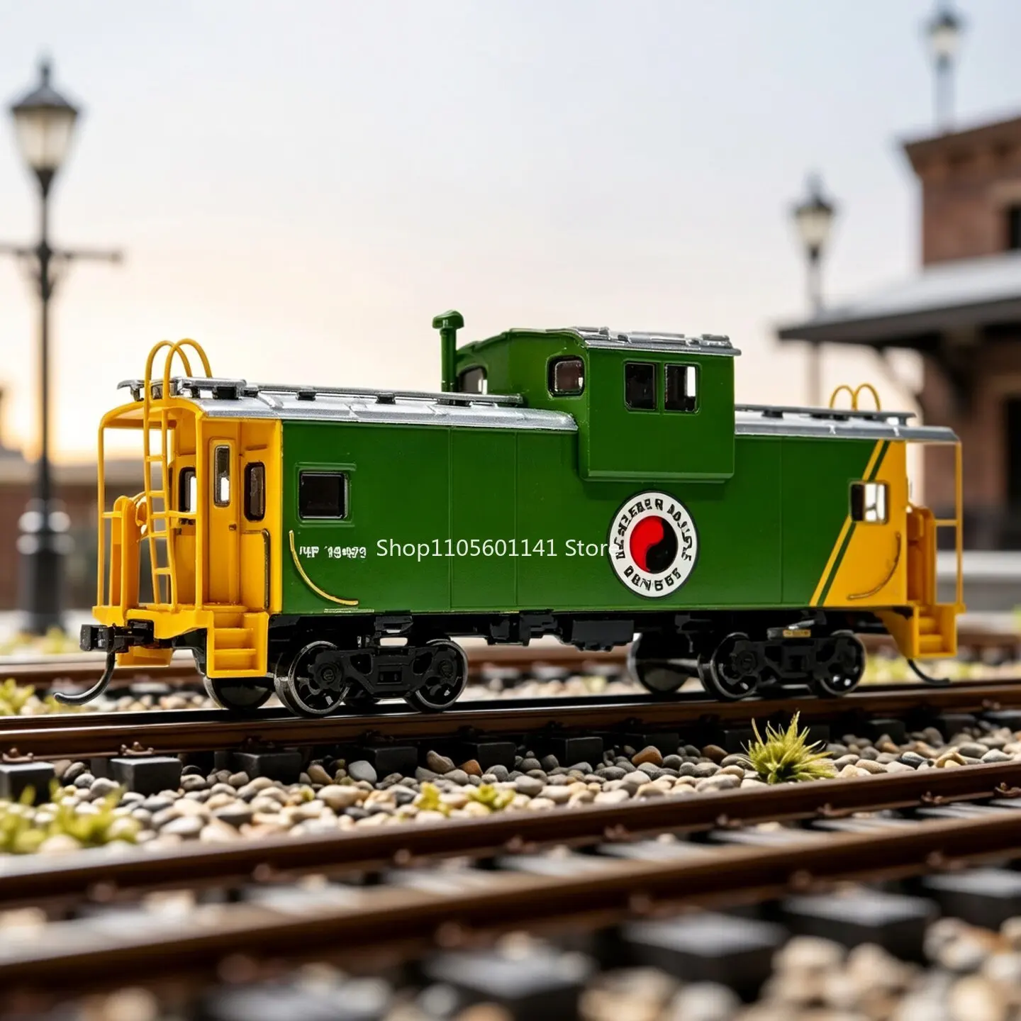 modellino-treno-tipo-ho-1-87-athearn-vagone-guardia-tre-finestre-effetto-legno-tre-opzioni-rnd11721-2-collezione-modellini-treno